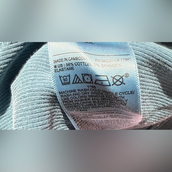 💝 Old Navy: Women’s Short Sleeve Shirt (ptp approx 22.5in) - Size 2X 💝 - Picture 5 of 8